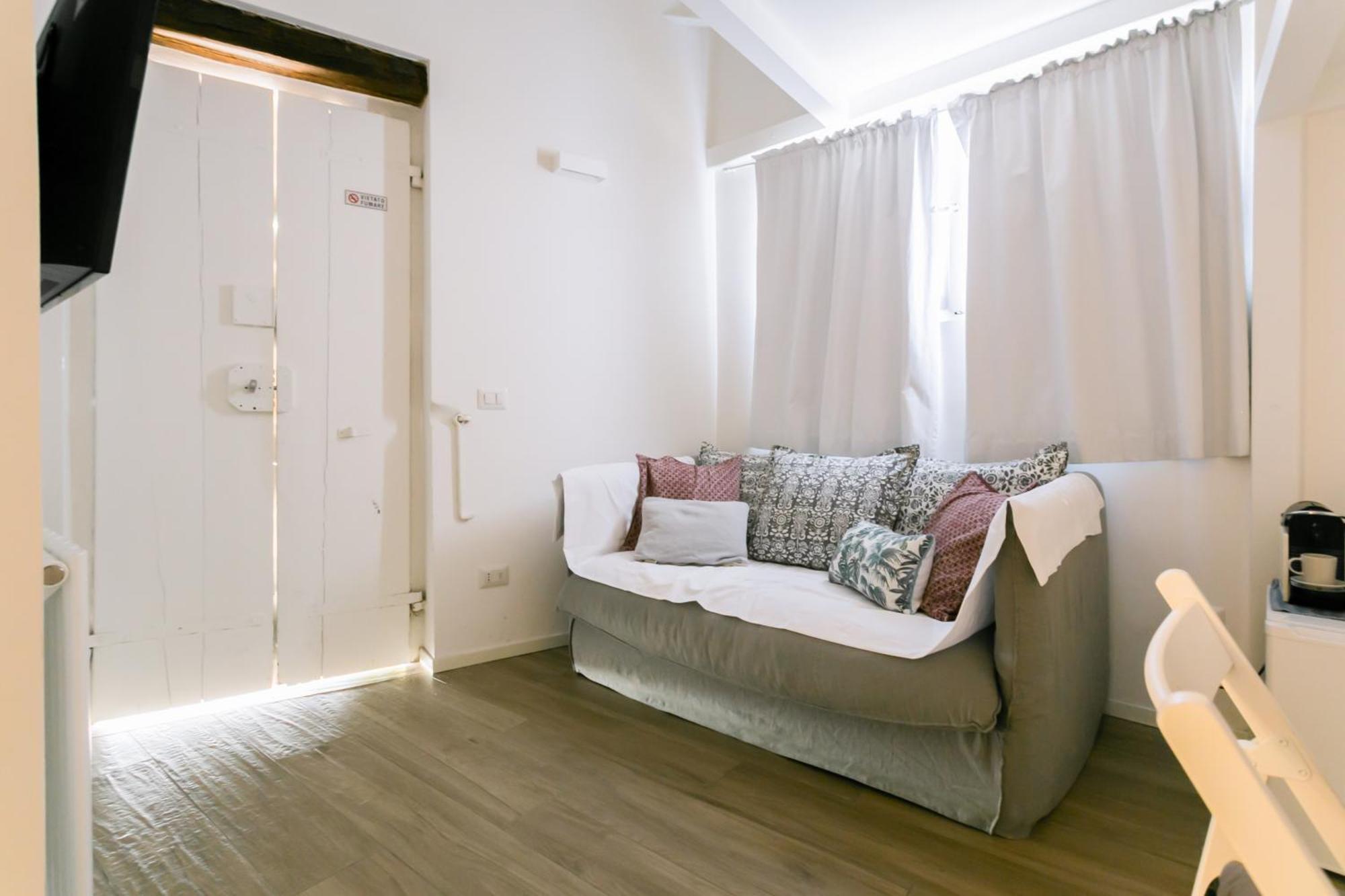Milano Apartments Vigevano 41 ภายนอก รูปภาพ